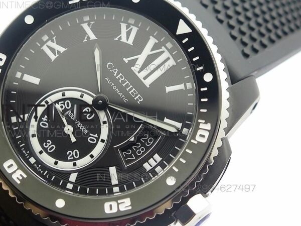 Calibre de Cartier W7100056 DLC JJF Black Dial on Black Rubber Strap 23J – Bild 3