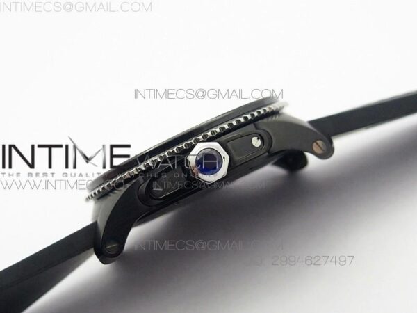Calibre de Cartier W7100056 DLC JJF Black Dial on Black Rubber Strap 23J – Bild 6