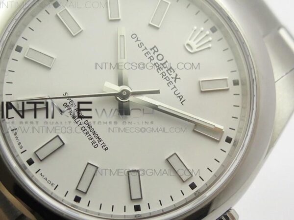 OYSTER PERPETUAL 39MM 114300 B – Bild 3