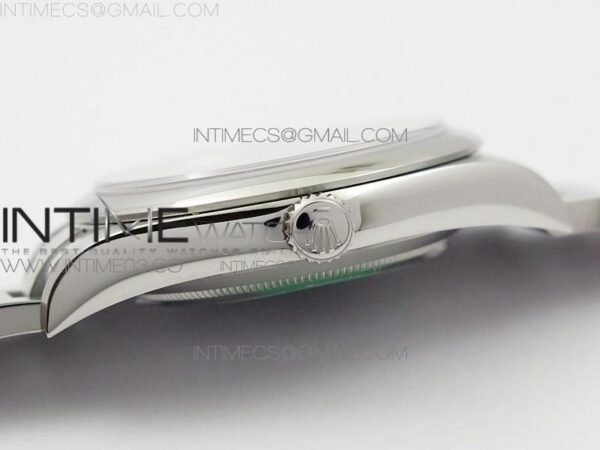 OYSTER PERPETUAL 39MM 114300 B – Bild 8