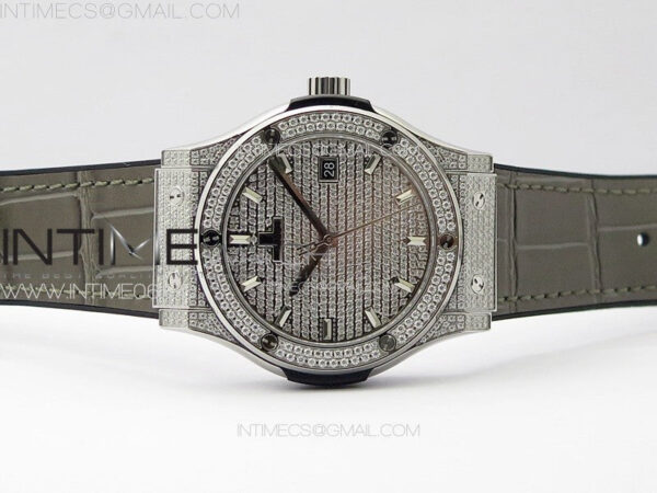 Classic Fusion 42mm SS Paved Diamonds Case And Bezel B50F Paved Diamonds Dial On Gray Gummy Strap A2892 – Bild 3