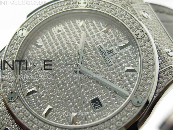 Classic Fusion 42mm SS Paved Diamonds Case And Bezel B50F Paved Diamonds Dial On Gray Gummy Strap A2892 – Bild 4