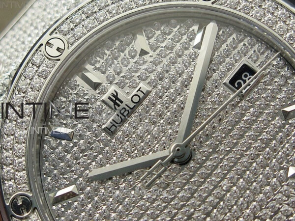 Classic Fusion 42mm SS Paved Diamonds Case And Bezel B50F Paved Diamonds Dial On Gray Gummy Strap A2892 – Bild 7