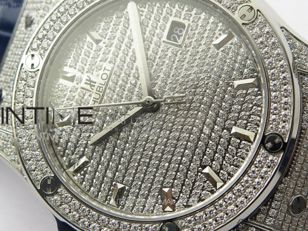 Classic Fusion 42mm SS Paved Diamonds Case And Bezel B50F Paved Diamonds Dial On Blue Gummy Strap A2892 – Bild 6