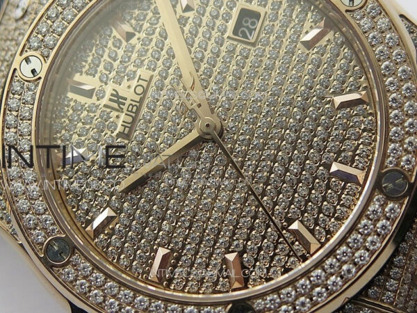Classic Fusion 42mm RG Paved Diamonds Case And Bezel B50F Paved Diamonds Dial On Black Gummy Strap A2892 – Bild 6