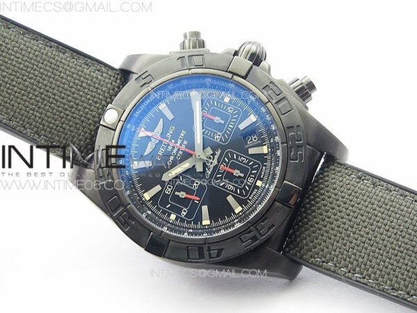 CHRONOMAT 44MM BLACKSTEEL V9F 1:1 SPECIAL EDITION BLACK DIAL ON BLACK RUBBER STRAP – Bild 2