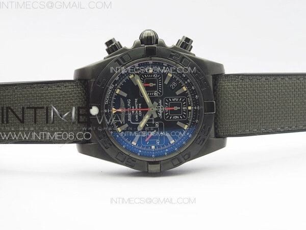 CHRONOMAT 44MM BLACKSTEEL V9F 1:1 SPECIAL EDITION BLACK DIAL ON BLACK RUBBER STRAP – Bild 3