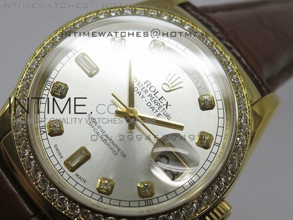 DayDate YG 36mm Silver Dial Diamond Bezel On Leather Strap – Bild 4