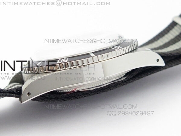Vintage 1680 Submariner No Date SS White On White Nylon Strap – Bild 7