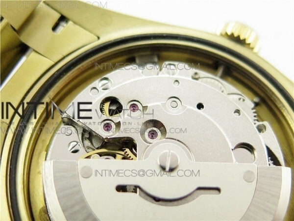 Day-Date 36 128239 YG BP Best Edition Green Crystal Markers Dial on YG President Bracelet – Bild 19