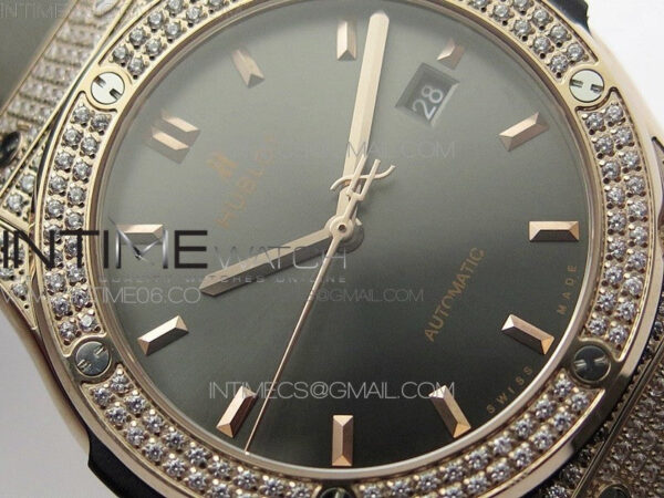 Classic Fusion 42mm RG Paved Diamonds Case/Bezel B50F Gray Dial On Gray Gummy Strap A2892 – Bild 7