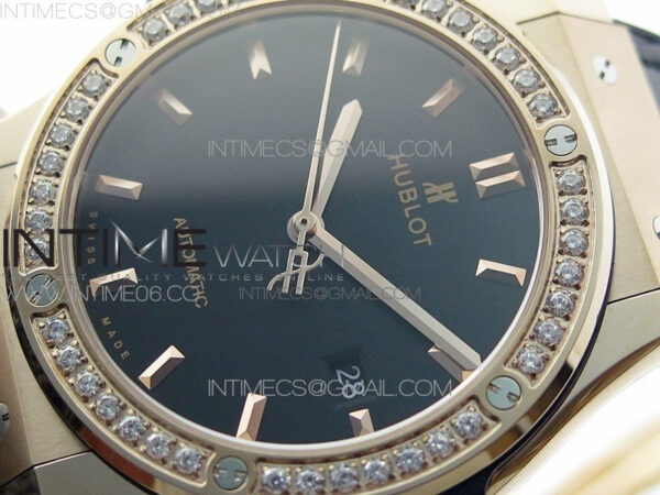 Classic Fusion 42mm RG Paved Diamonds Bezel B50F Black Dial On Black Gummy Strap A2892 – Bild 4