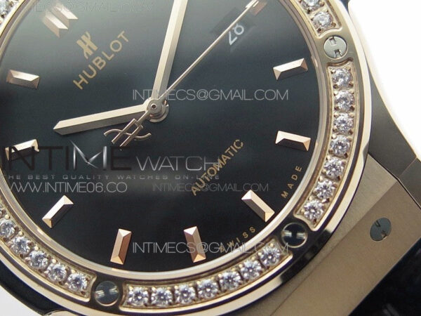 Classic Fusion 42mm RG Paved Diamonds Bezel B50F Black Dial On Black Gummy Strap A2892 – Bild 5