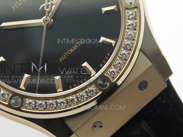 Classic Fusion 42mm RG Paved Diamonds Bezel B50F Black Dial On Black Gummy Strap A2892 – Bild 6