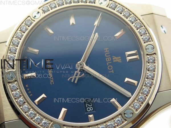 Classic Fusion 42mm RG Paved Diamonds Bezel B50F Blue Dial On Blue Gummy Strap A2892 – Bild 4