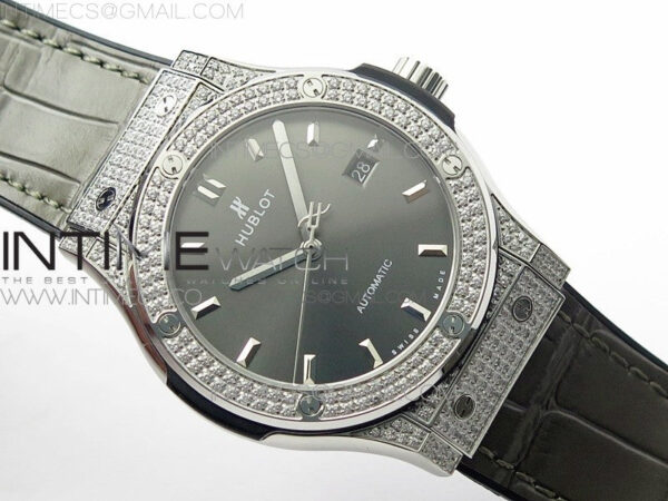 Classic Fusion 42mm SS Paved Diamonds Case/Bezel B50F Gray Dial On Gray Gummy Strap A2892 – Bild 2