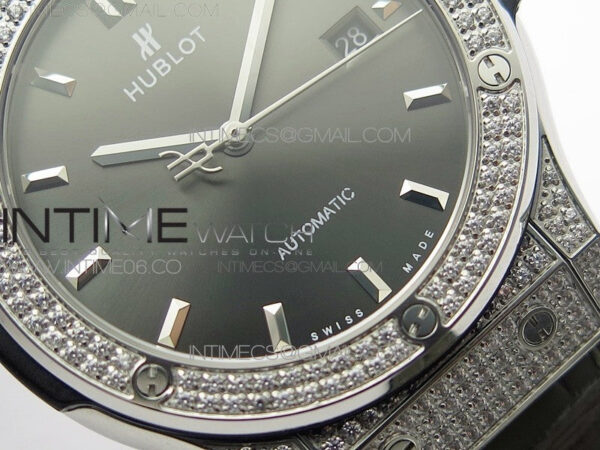 Classic Fusion 42mm SS Paved Diamonds Case/Bezel B50F Gray Dial On Gray Gummy Strap A2892 – Bild 5