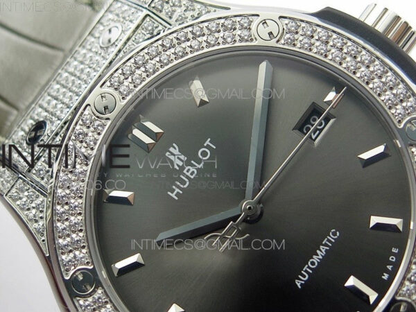 Classic Fusion 42mm SS Paved Diamonds Case/Bezel B50F Gray Dial On Gray Gummy Strap A2892 – Bild 8