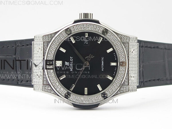Classic Fusion 42mm SS Paved Diamonds Case/Bezel B50F Black Dial On Black Gummy Strap A2892 – Bild 3