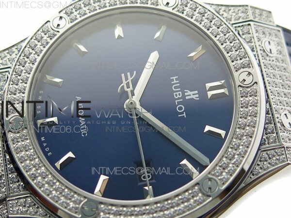 Classic Fusion 42mm SS Paved Diamonds Case/Bezel B50F Blue Dial On Blue Gummy Strap A2892 – Bild 4