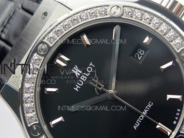 Classic Fusion 42mm SS Paved Diamonds Bezel B50F Black Dial On Black Gummy Strap A2892 – Bild 8