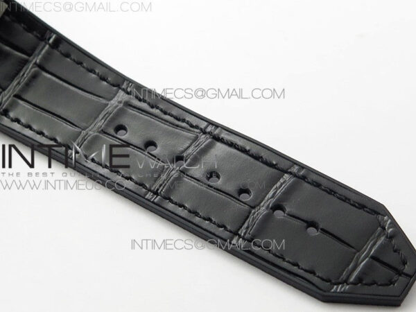 Classic Fusion 42mm SS Paved Diamonds Bezel B50F Black Dial On Black Gummy Strap A2892 – Bild 16