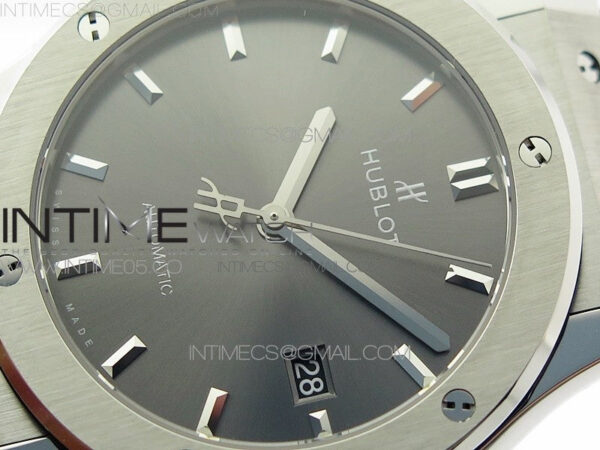 Classic Fusion 42mm SS WWF 1:1 Best Edition Gray Dial On Gray Gummy Strap Asian HB1112 – Bild 4