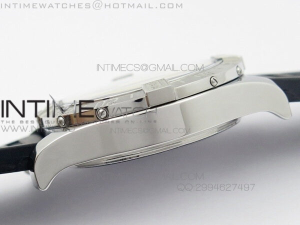 Avenger GMT SS Black Sticks Marker Dial on Rubber strap A2836 – Bild 7