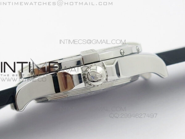 Avenger GMT SS White Sticks Marker Dial on Rubber strap A2836 – Bild 18