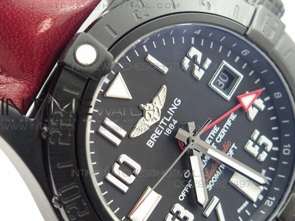 Avenger GMT DLC Black Numeral Marker Textured Dial on Leather strap A2836 – Bild 4