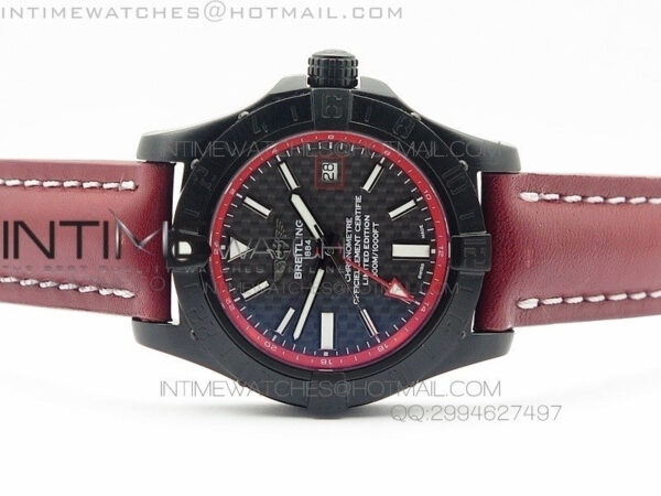 Avenger GMT DLC Black Stick Marker Textured Dial Red Inner Bezel on Leather strap A2836 – Bild 3
