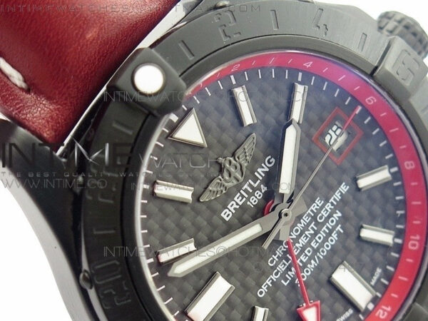 Avenger GMT DLC Black Stick Marker Textured Dial Red Inner Bezel on Leather strap A2836 – Bild 5