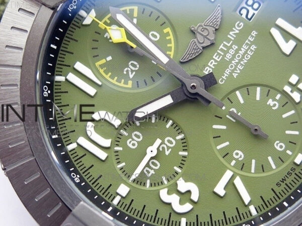 Avenger Bandit V13317 Titanium DLC B50 Best Edition Green Dial Numbers Makers on Green Nylon strap A7750 – Bild 7