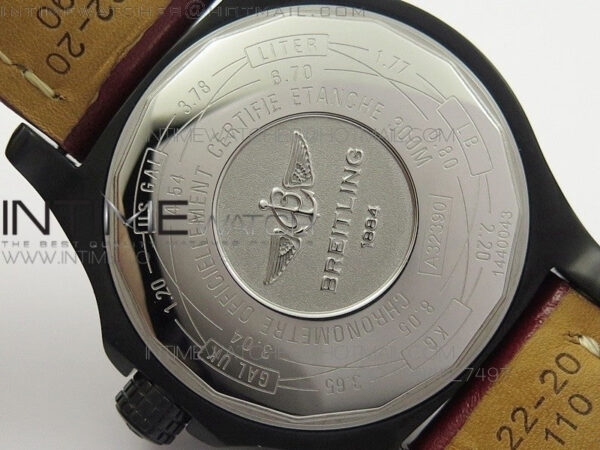 Avenger GMT DLC Black Stick Marker Textured Dial Red Inner Bezel on Leather strap A2836 – Bild 12