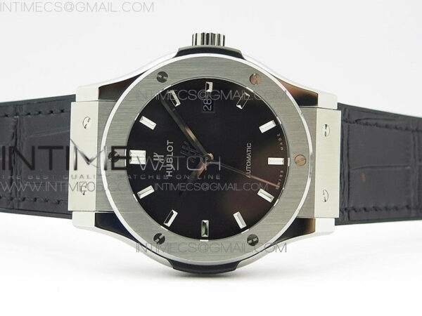 Classic Fusion 42mm SS B50F Black Dial On Black Gummy Strap A2892 – Bild 3