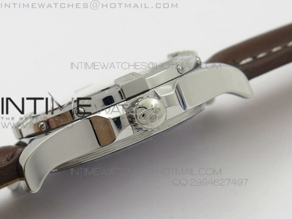 Avenger GMT SS Black Numeral Marker Dial on Leather strap A2836 – Bild 7