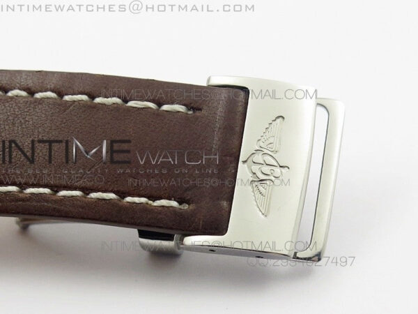 Avenger GMT SS Black Numeral Marker Dial on Leather strap A2836 – Bild 9