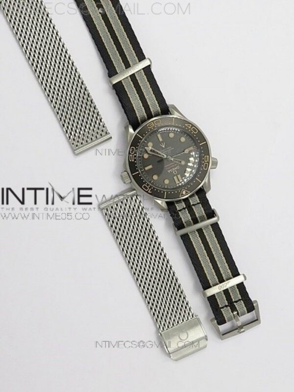 SEAMSTER 300 "NO TIME TO DIE" TITANIUM V2 LIMITED EDITION – Bild 16