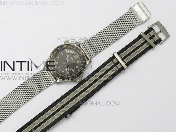 SEAMSTER 300 "NO TIME TO DIE" TITANIUM V2 LIMITED EDITION – Bild 17