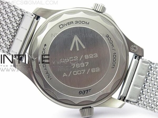 SEAMSTER 300 "NO TIME TO DIE" TITANIUM V2 LIMITED EDITION – Bild 4