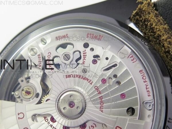 SPEEDMASTER "DARK SIDE OF THE MOON" – Bild 15