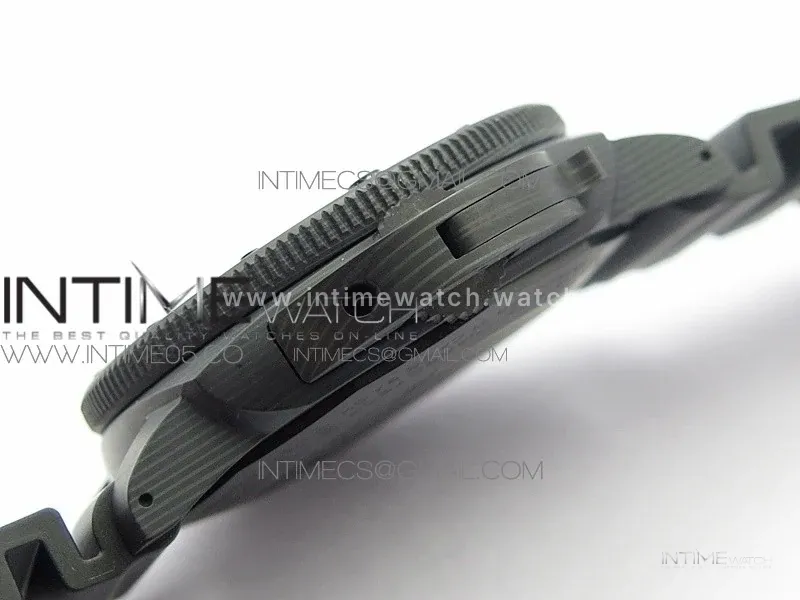 PAM1039 Submersible Luna Rossa 47mm